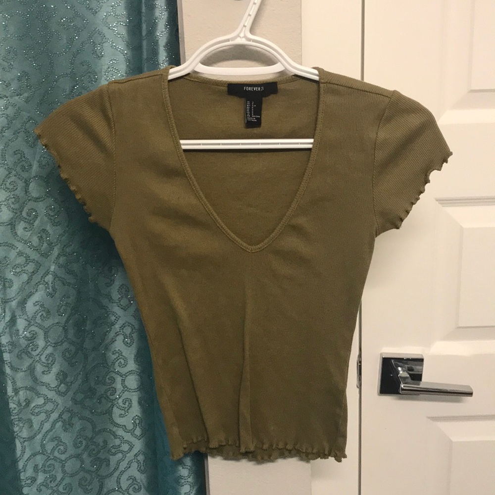 Short sleeve v neck tee